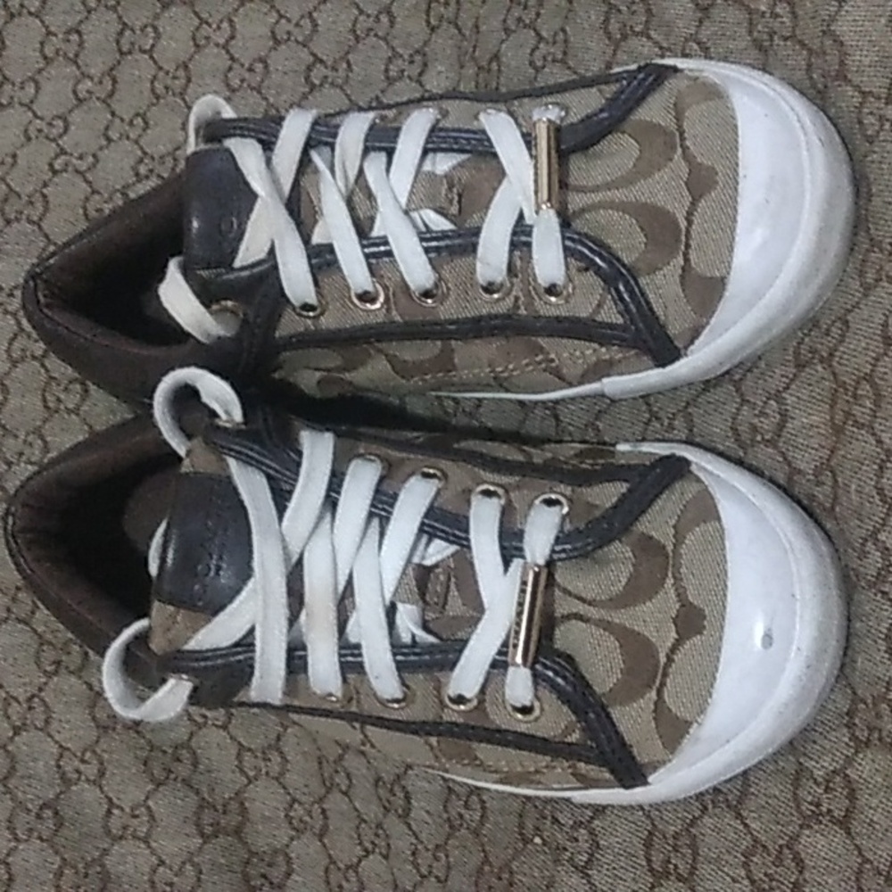 Shoe